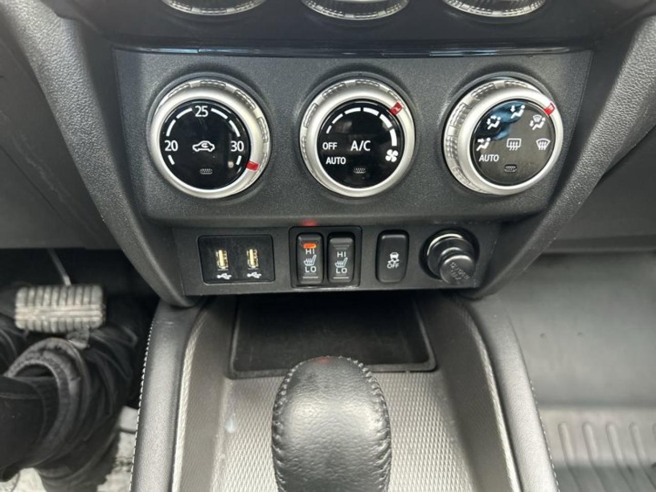 2021 Mitsubishi RVR SEL AWC | Panoramic Roof | Leather Seats | Heated Seats Photo