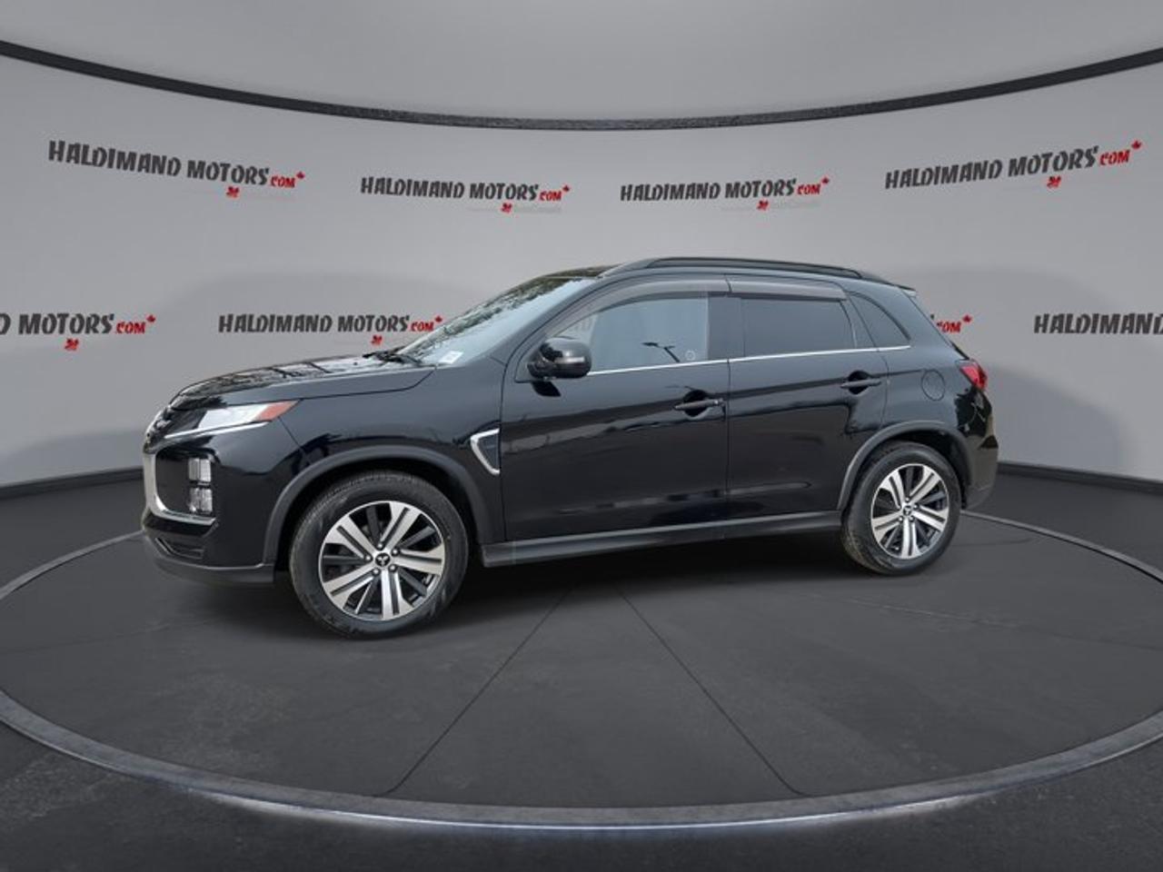 2021 Mitsubishi RVR SEL AWC | Leather Seats | Heated Seats | No accidents Photo4