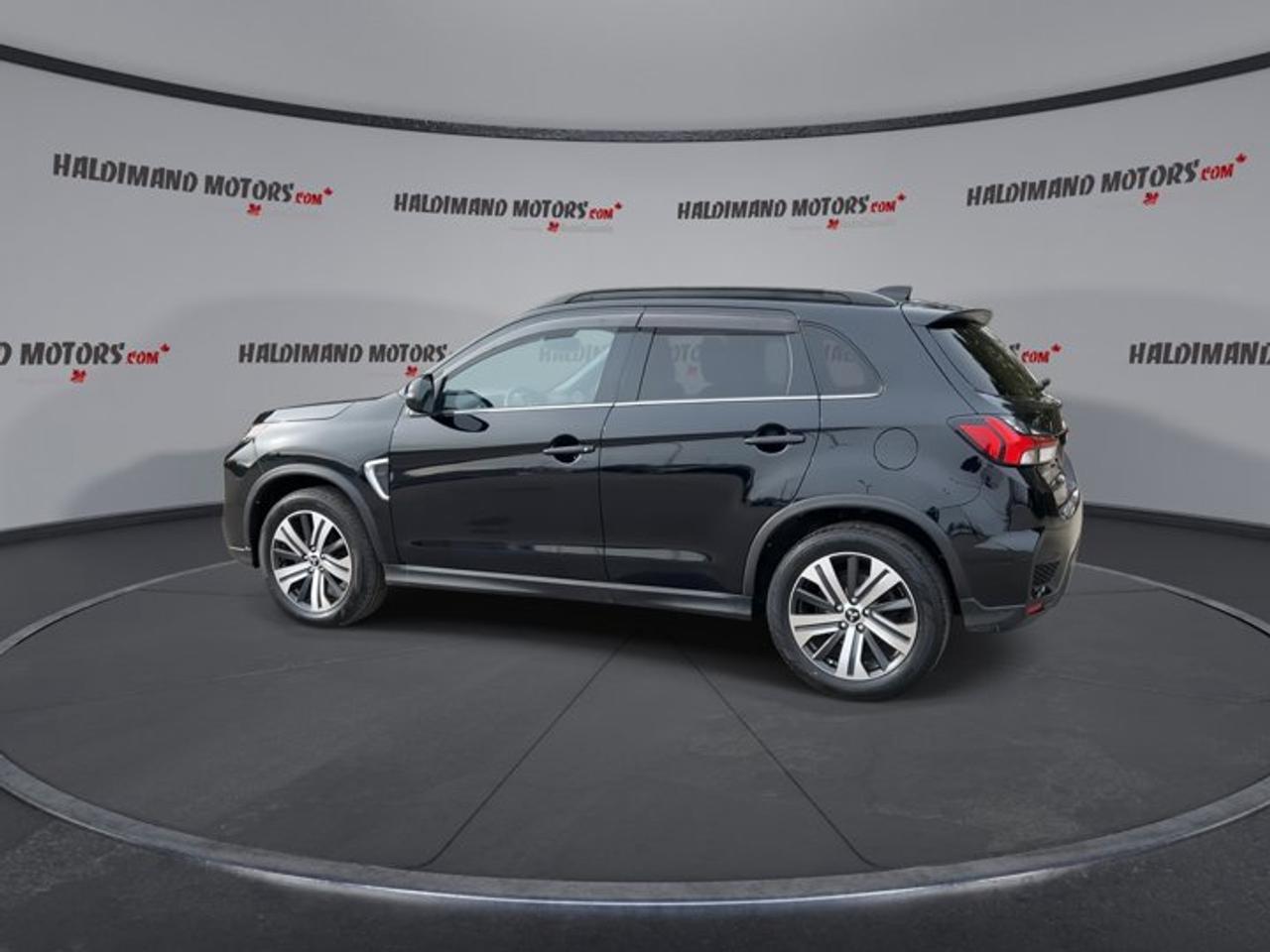 2021 Mitsubishi RVR SEL AWC | Leather Seats | Heated Seats | No accidents Photo