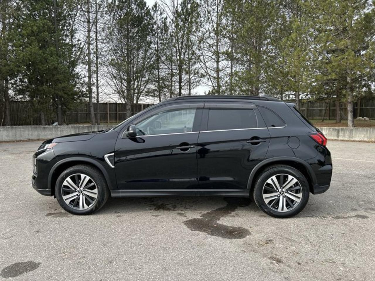 2021 Mitsubishi RVR SEL AWC | Leather Seats | Heated Seats | No accidents Photo