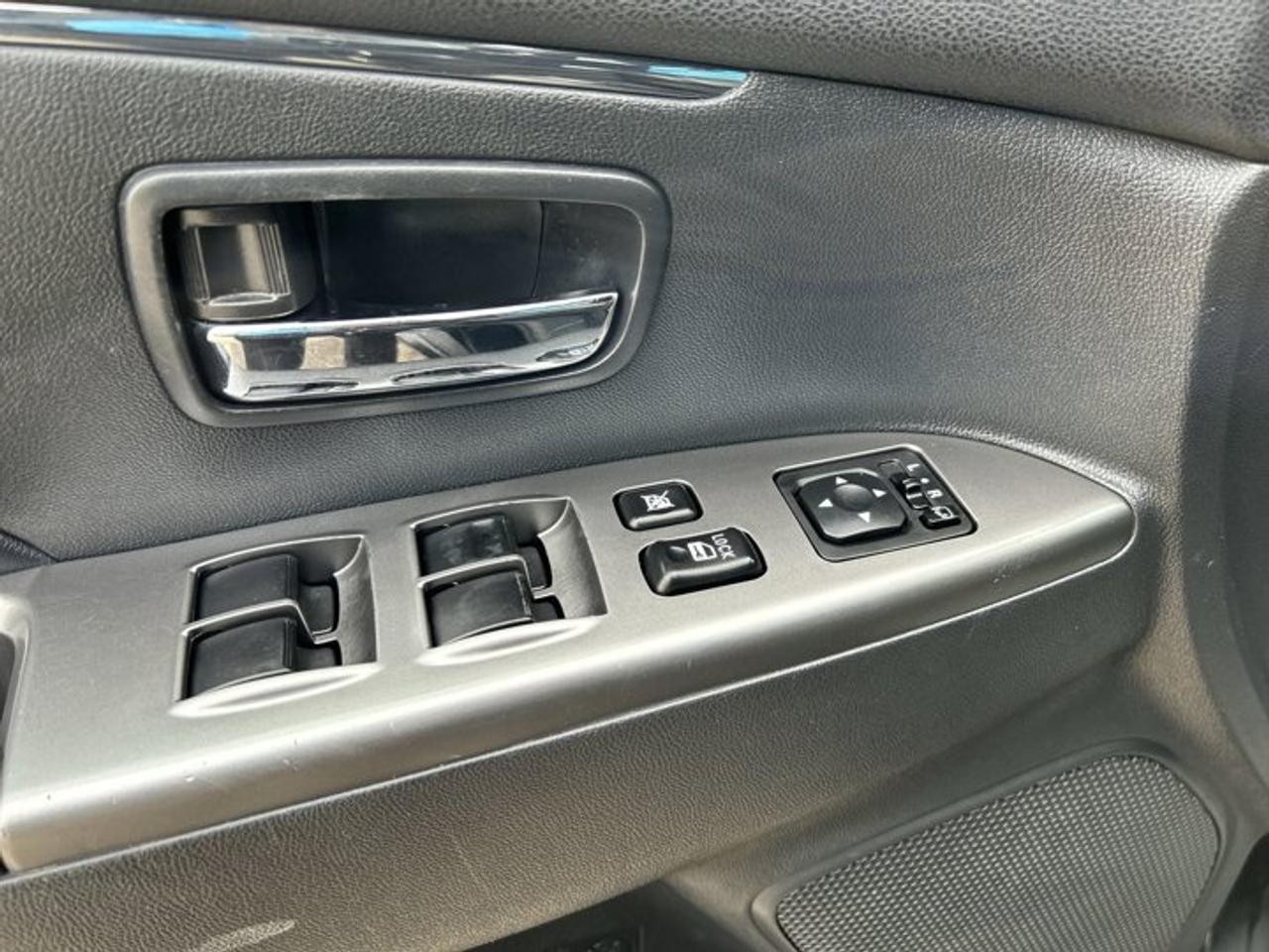 2021 Mitsubishi RVR SEL AWC | Leather Seats | Heated Seats | No accidents Photo