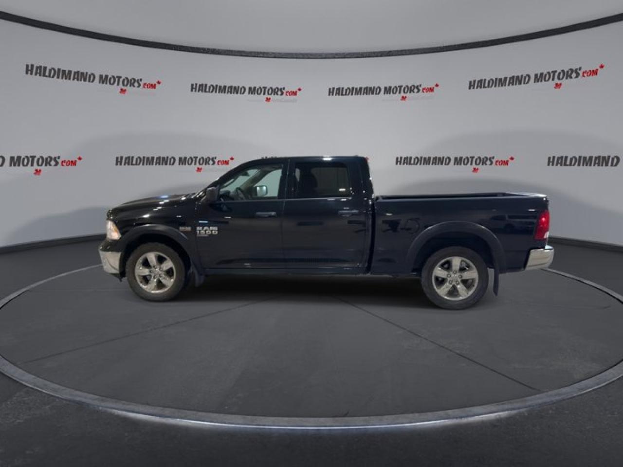 2019 RAM 1500 Classic Tradesman 4x4 Crew Photo4