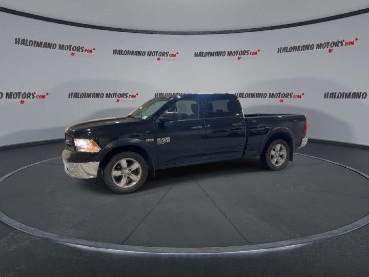 2019 RAM 1500 Classic Tradesman 4x4 Crew Photo3