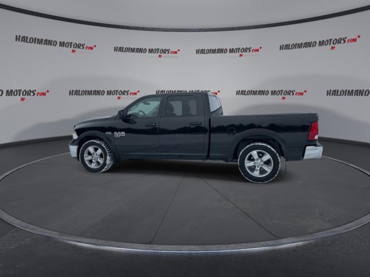 2019 RAM 1500 Classic SXT Crew Cab 5'7 Box 4x4 Photo