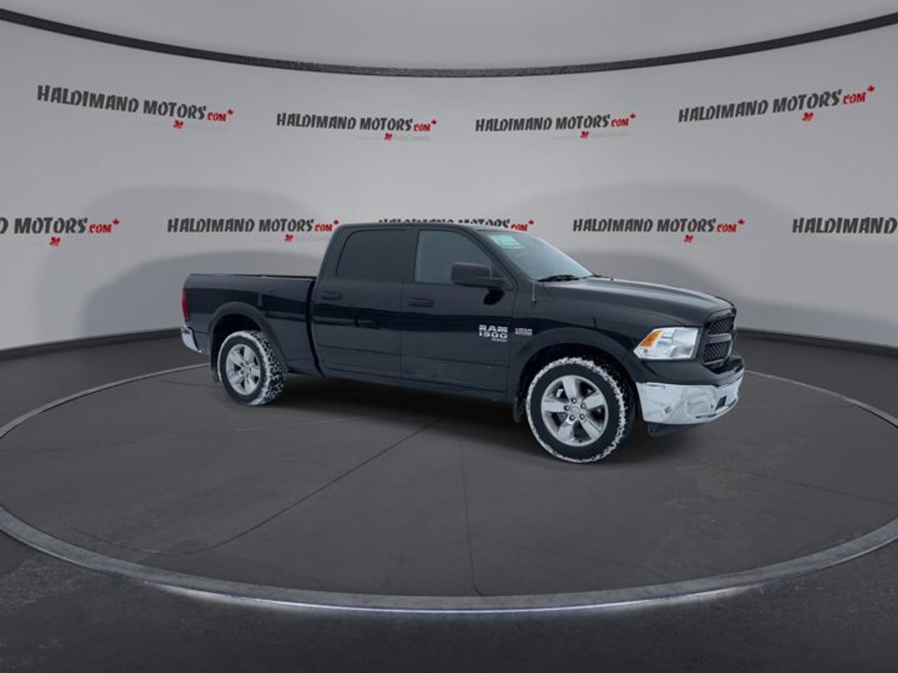 2019 RAM 1500 Classic SXT Crew Cab 5'7 Box 4x4 Photo