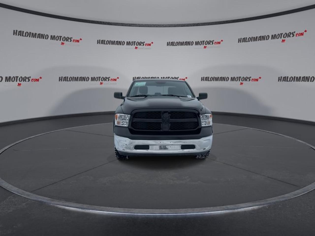 2019 RAM 1500 Classic SXT Crew Cab 5'7 Box 4x4 Photo