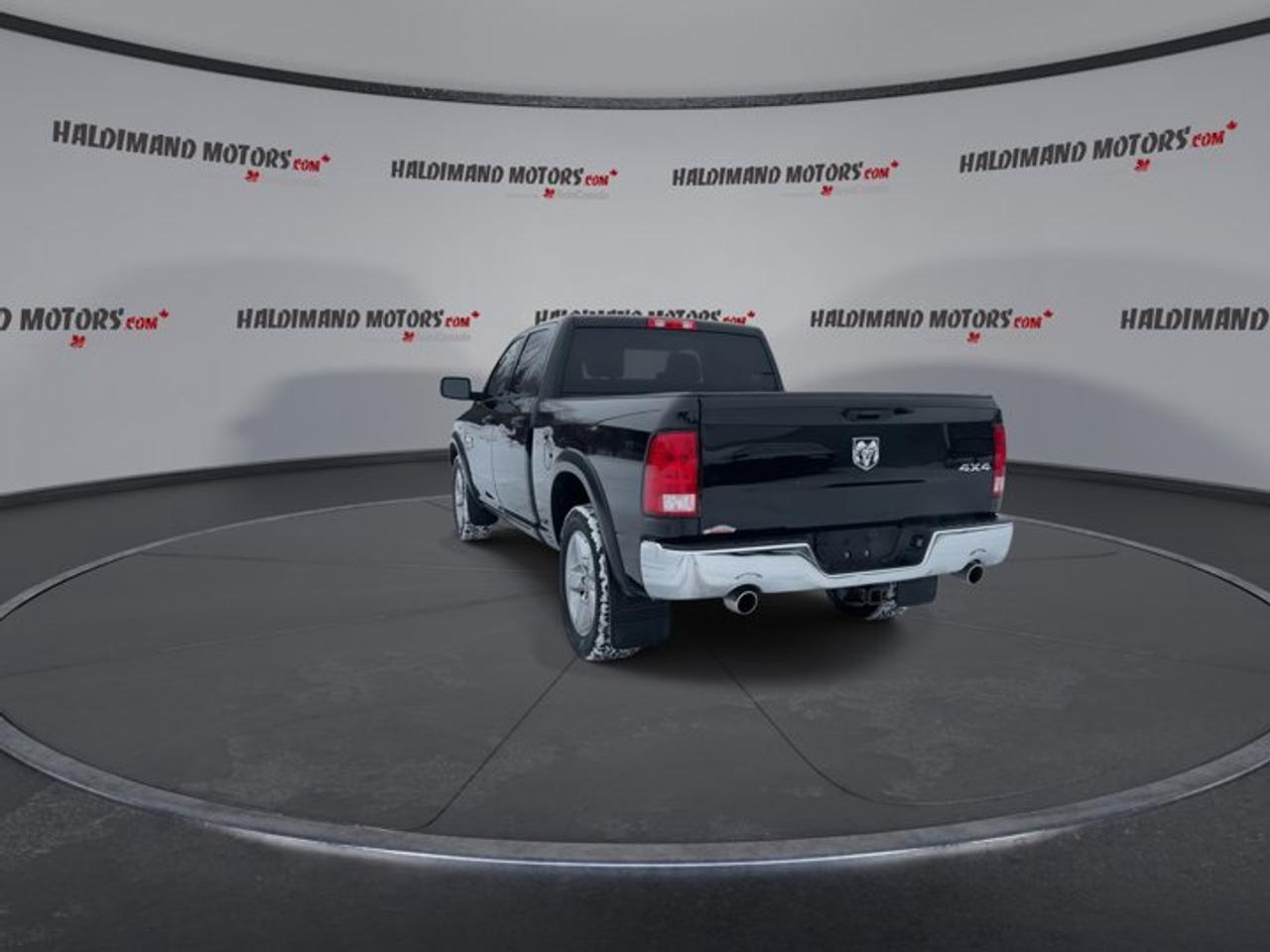 2019 RAM 1500 Classic SXT Crew Cab 5'7 Box 4x4 Photo