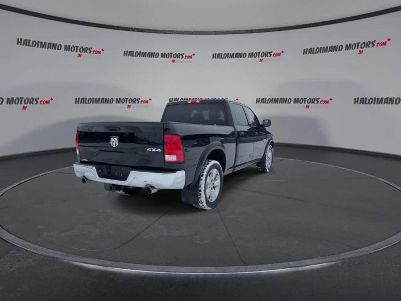 2019 RAM 1500 Classic SXT Crew Cab 5'7 Box 4x4 Photo