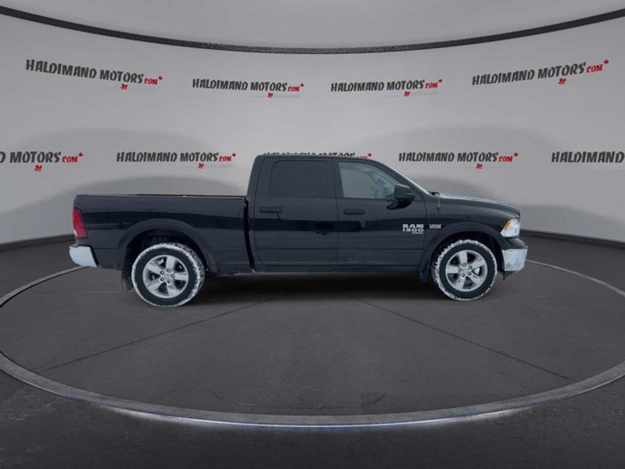 2019 RAM 1500 Classic SXT Crew Cab 5'7 Box 4x4 Photo