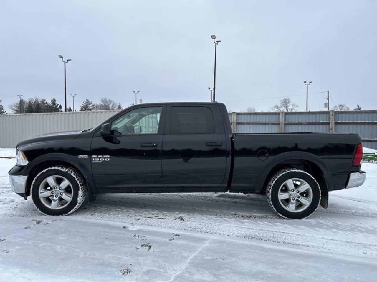 2019 RAM 1500 Classic SXT Crew Cab 5'7 Box 4x4 Photo