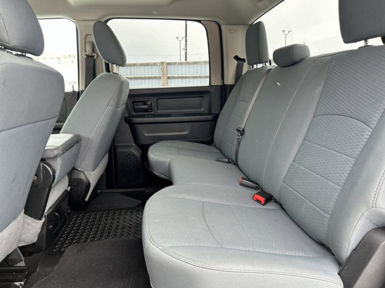 2019 RAM 1500 Classic SXT Crew Cab 5'7 Box 4x4 Photo