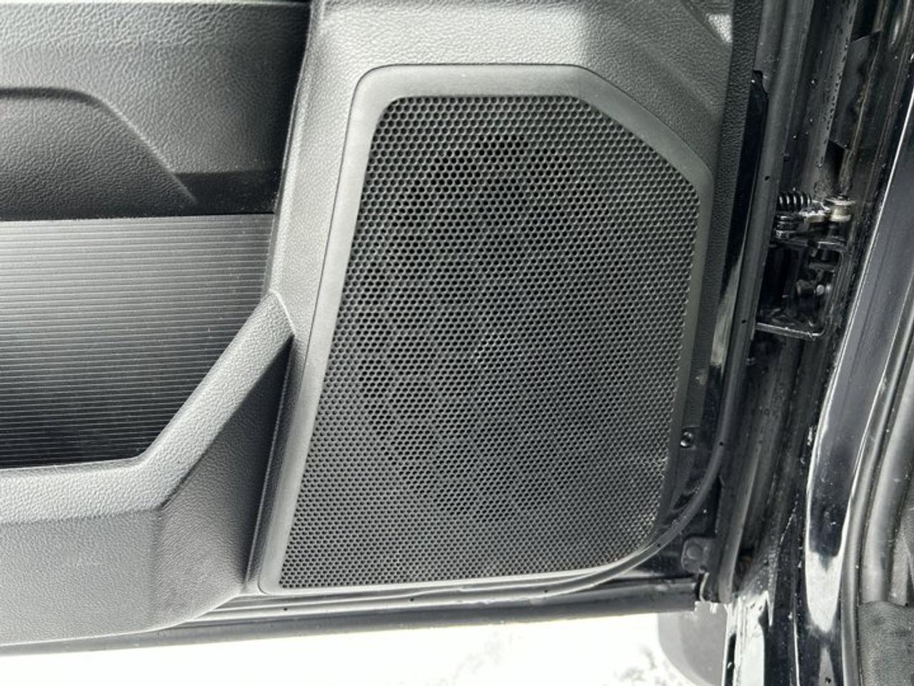 2019 RAM 1500 Classic SXT Crew Cab 5'7 Box 4x4 Photo