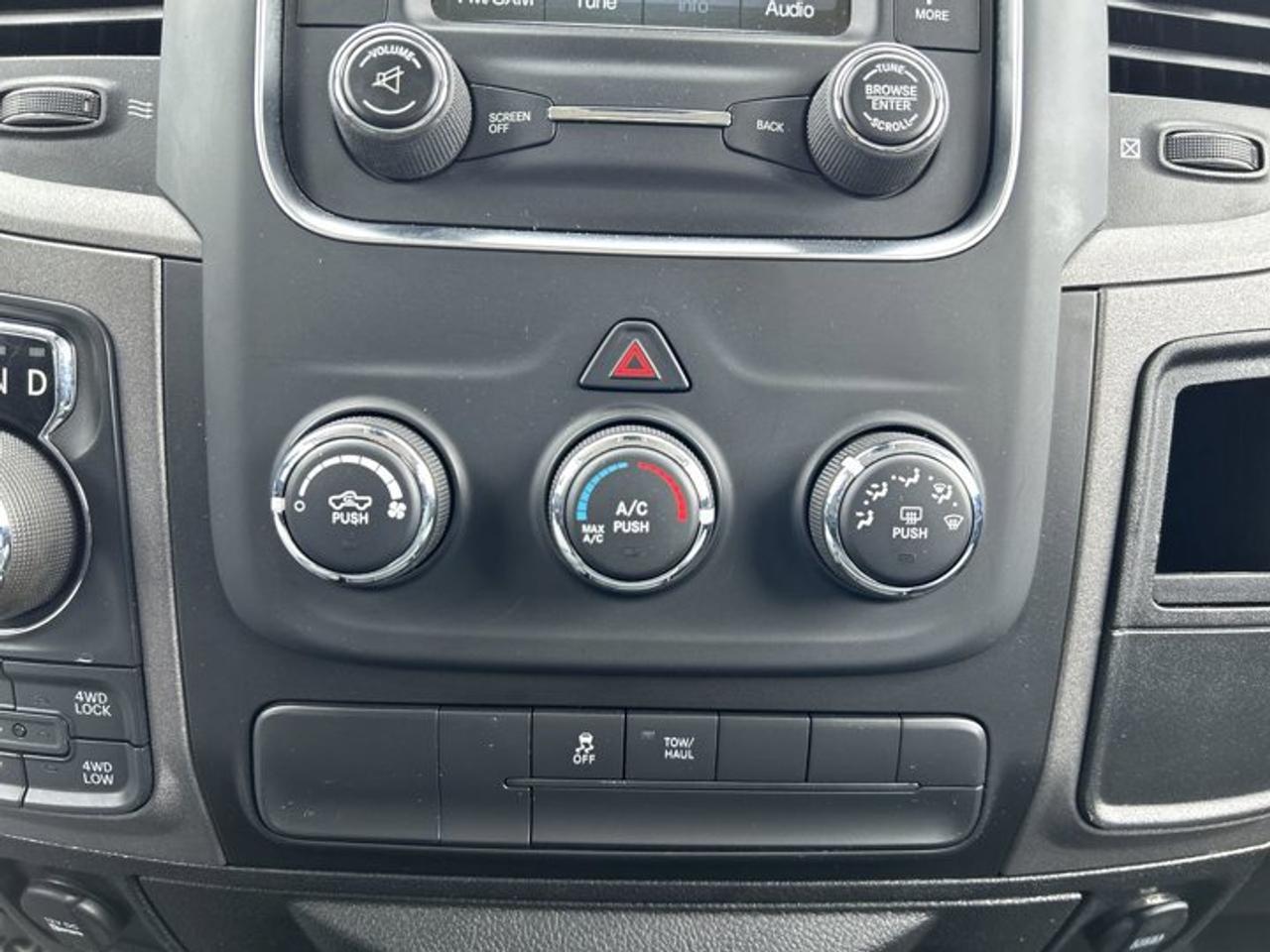 2019 RAM 1500 Classic SXT Crew Cab 5'7 Box 4x4 Photo