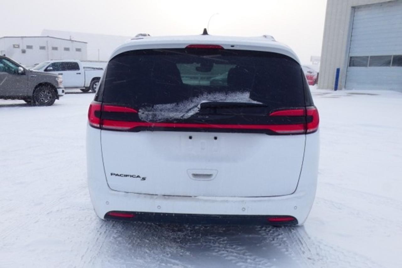 2024 Chrysler Pacifica Touring-L FWD w/Htd Leather, pano S/R, BUC - Photo #7