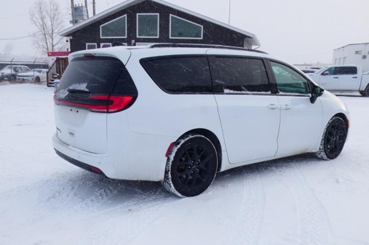 2024 Chrysler Pacifica Touring-L FWD w/Htd Leather, pano S/R, BUC - Photo #6