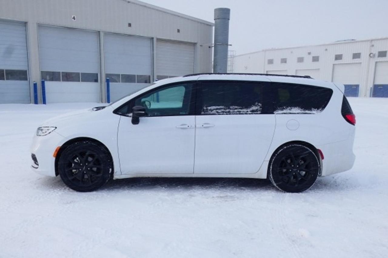 2024 Chrysler Pacifica 