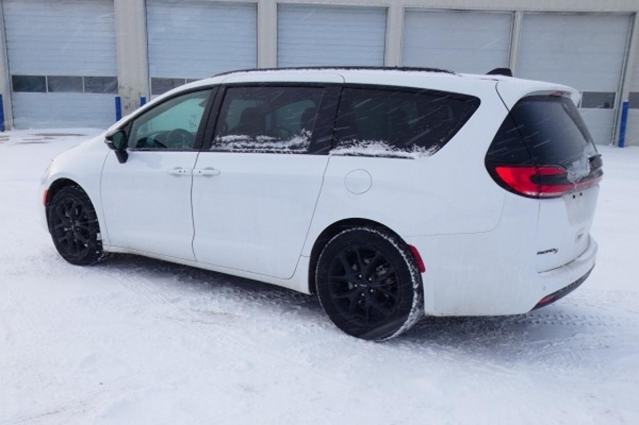 2024 Chrysler Pacifica Touring-L FWD w/Htd Leather, pano S/R, BUC - Photo #8