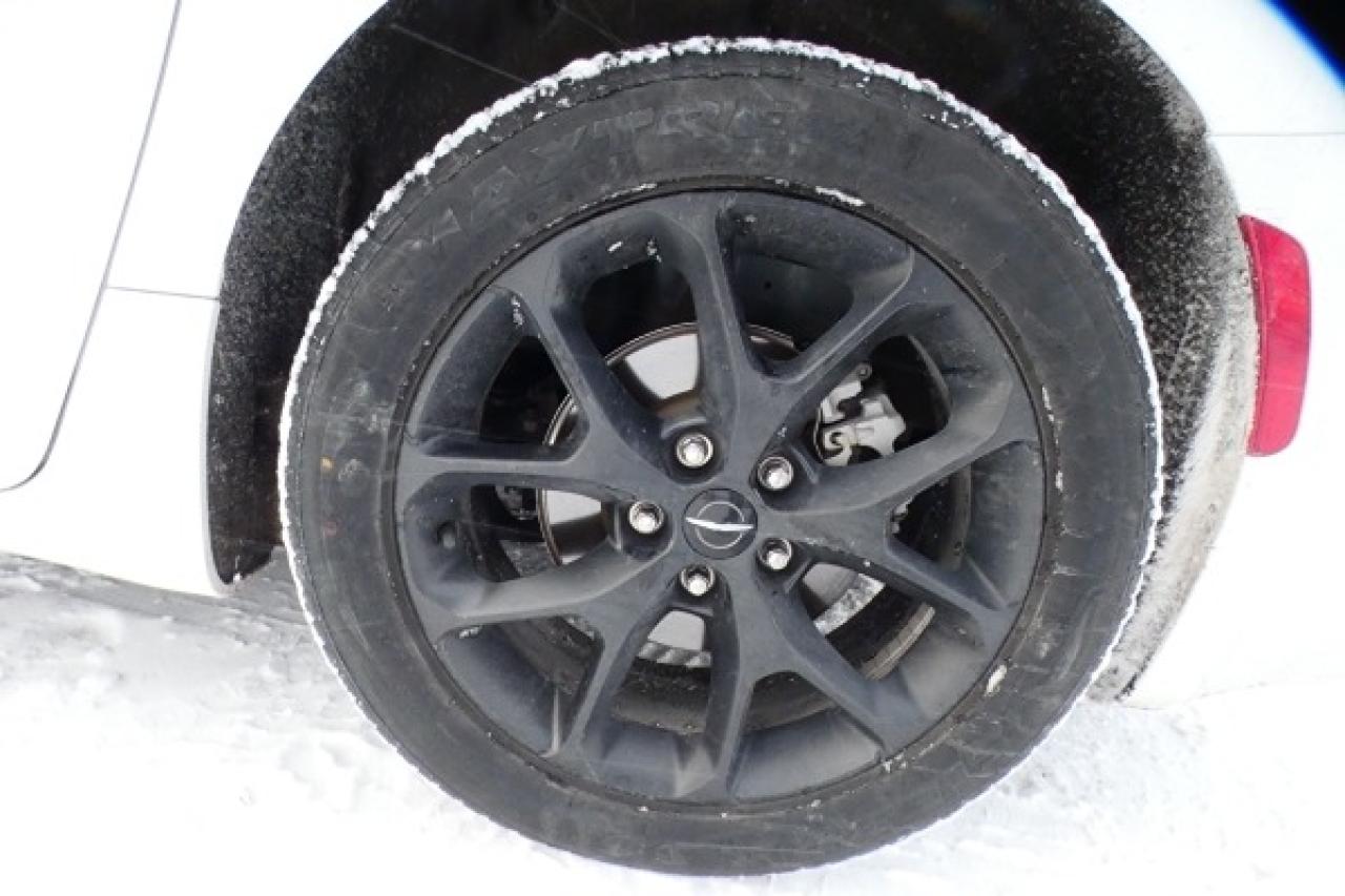 2024 Chrysler Pacifica Touring-L FWD w/Htd Leather, pano S/R, BUC - Photo #18