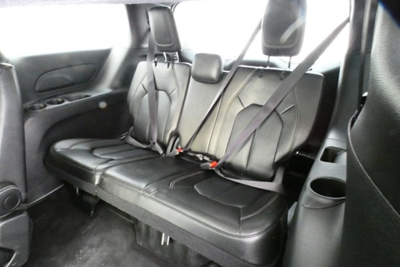 2024 Chrysler Pacifica Touring-L FWD w/Htd Leather, pano S/R, BUC - Photo #9