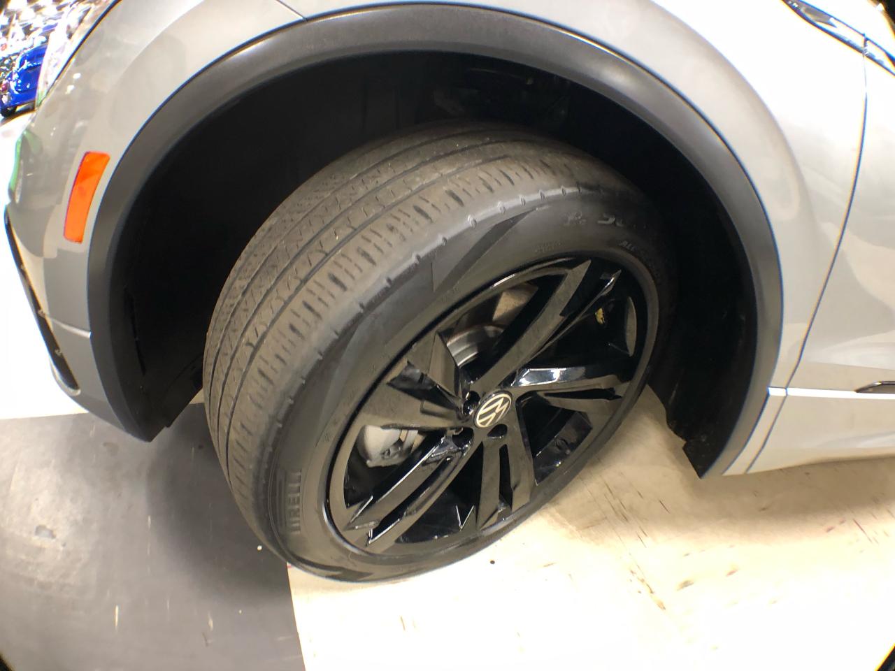 2023 Volkswagen Tiguan COMFORTLINE R-LINE B/EDITION AWD LEATHER PAN/ROOF Photo