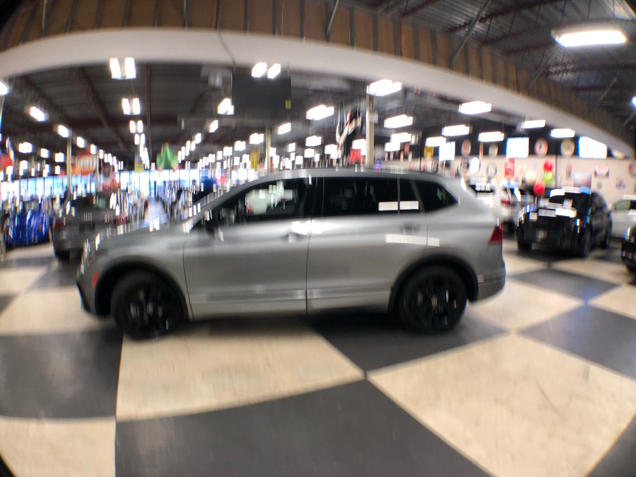 2023 Volkswagen Tiguan COMFORTLINE R-LINE B/EDITION AWD LEATHER PAN/ROOF Photo