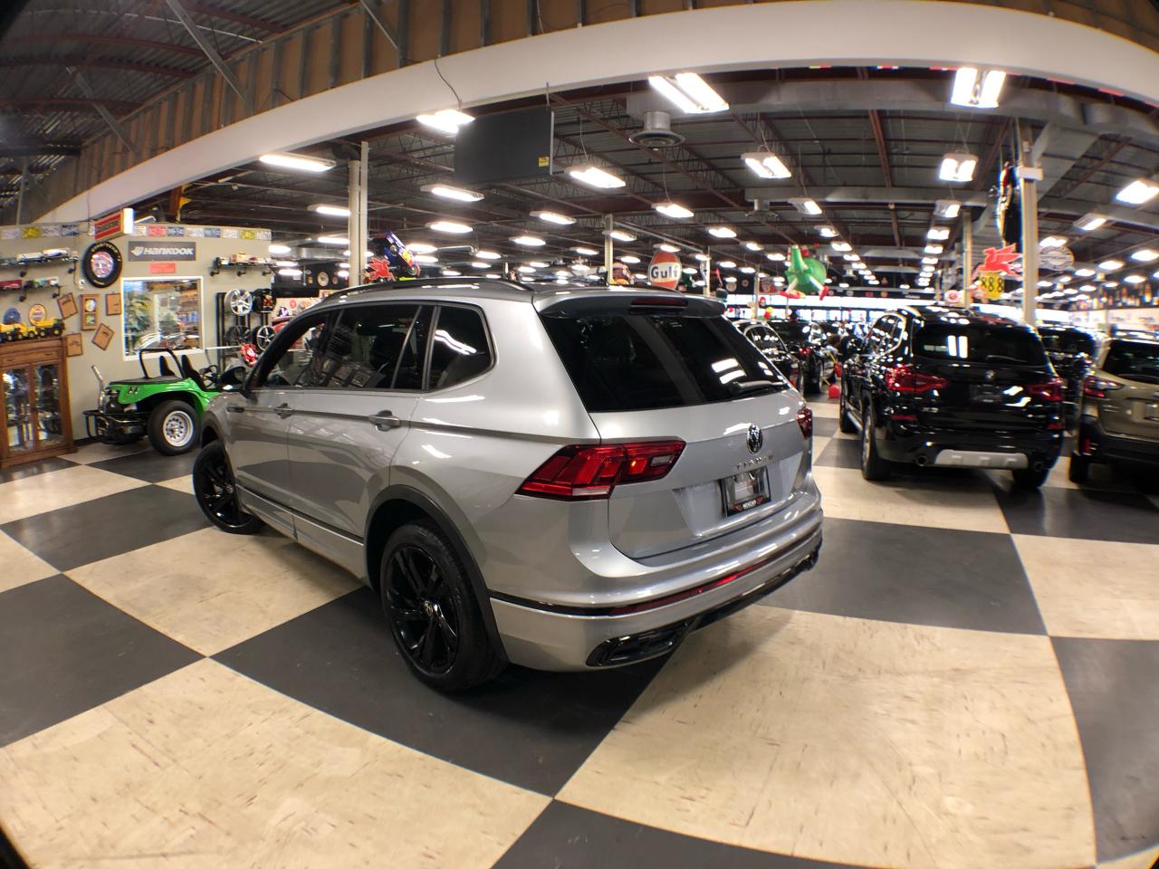 2023 Volkswagen Tiguan COMFORTLINE R-LINE B/EDITION AWD LEATHER PAN/ROOF Photo4