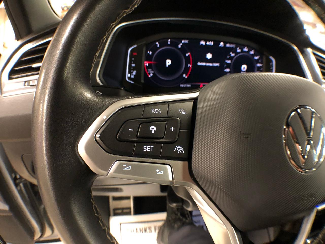 2023 Volkswagen Tiguan COMFORTLINE R-LINE B/EDITION AWD LEATHER PAN/ROOF Photo