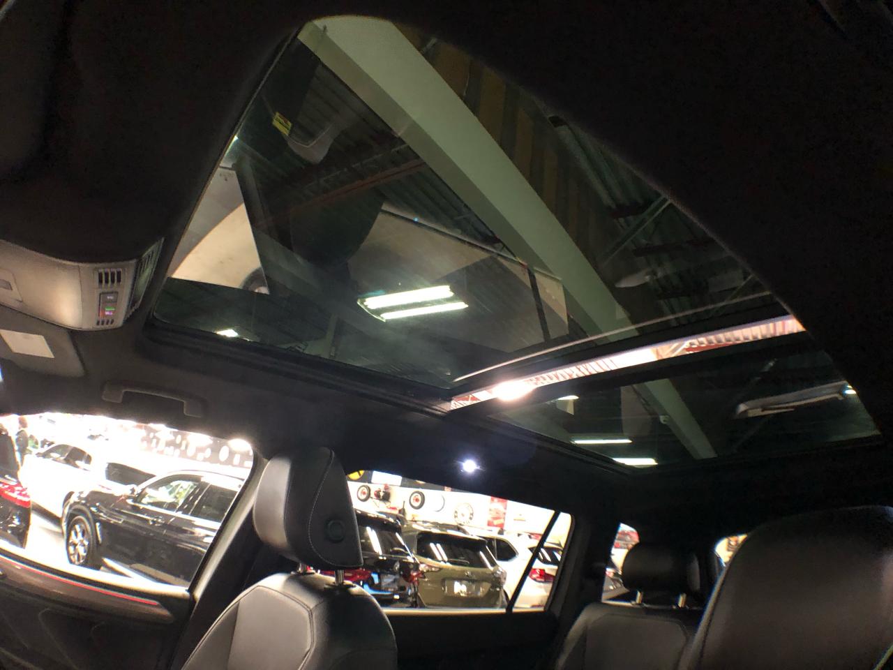 2023 Volkswagen Tiguan COMFORTLINE R-LINE B/EDITION AWD LEATHER PAN/ROOF Photo