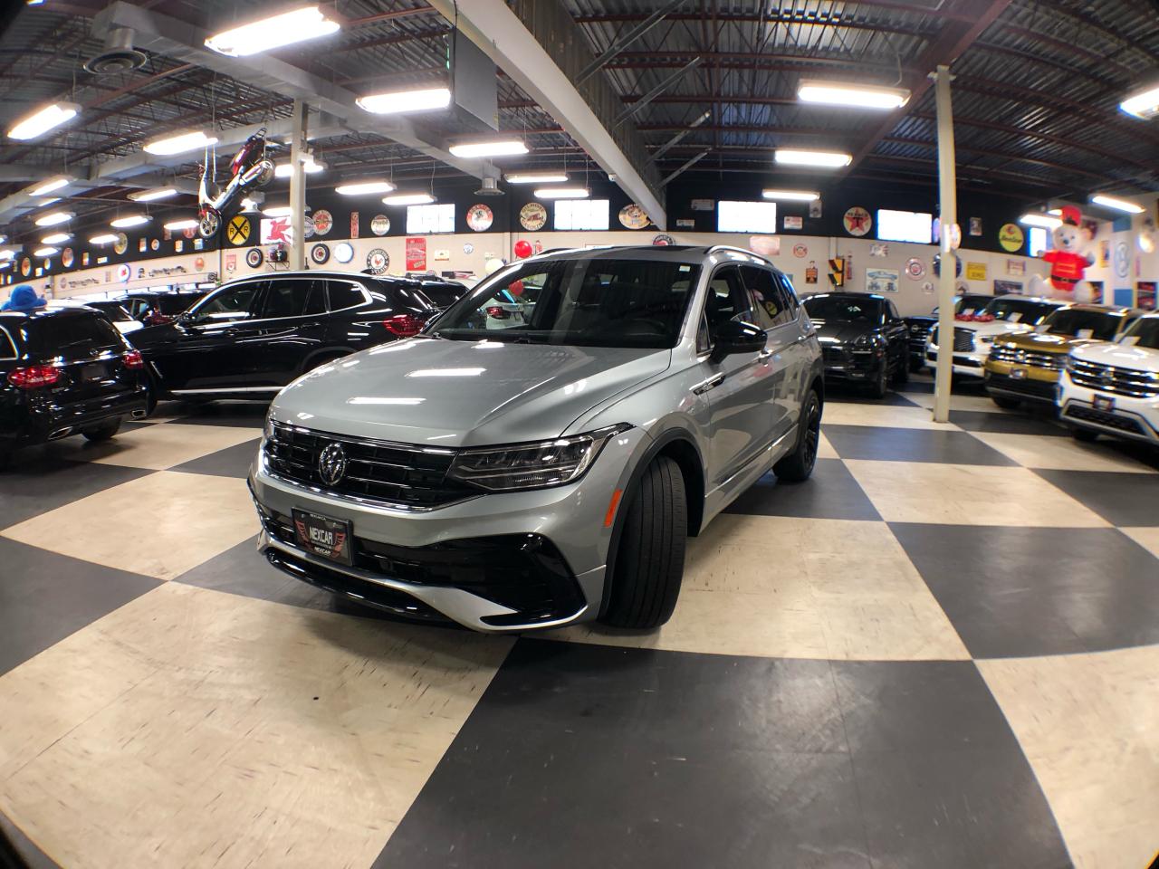 2023 Volkswagen Tiguan COMFORTLINE R-LINE B/EDITION AWD LEATHER PAN/ROOF Photo
