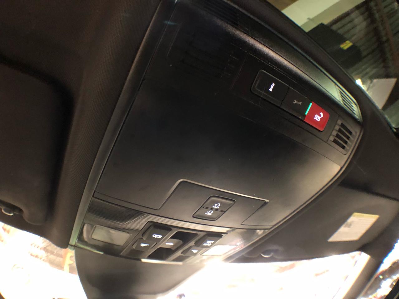 2023 Volkswagen Tiguan COMFORTLINE R-LINE B/EDITION AWD LEATHER PAN/ROOF Photo