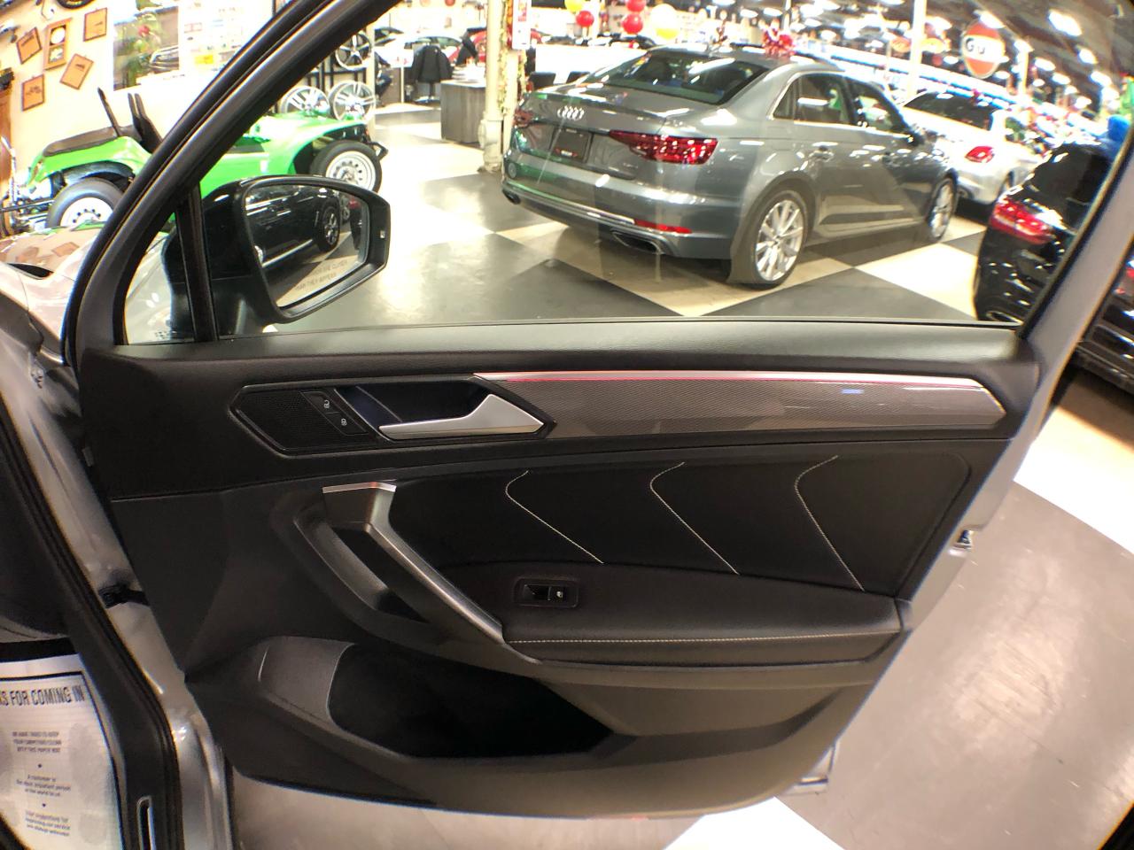 2023 Volkswagen Tiguan COMFORTLINE R-LINE B/EDITION AWD LEATHER PAN/ROOF Photo