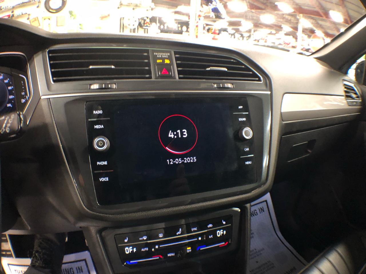 2023 Volkswagen Tiguan COMFORTLINE R-LINE B/EDITION AWD LEATHER PAN/ROOF Photo