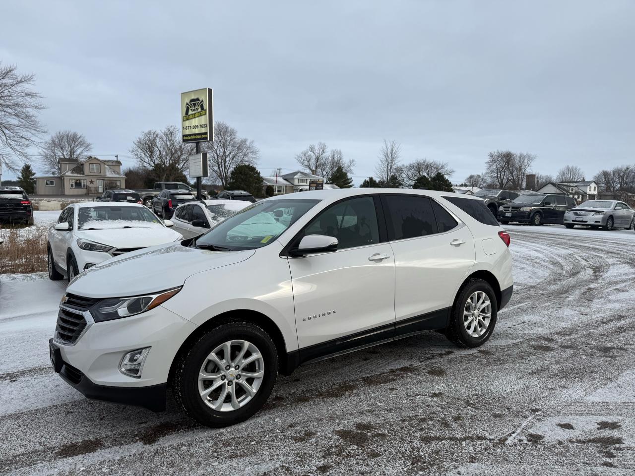 2019 Chevrolet Equinox LT Photo0