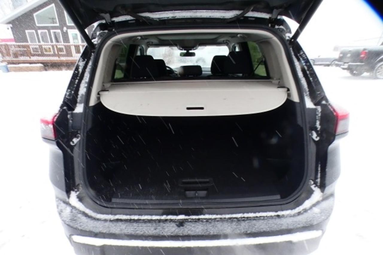 2024 Nissan Rogue SV AWD w/Moonroof, Htd cloth, BUC - Photo #9