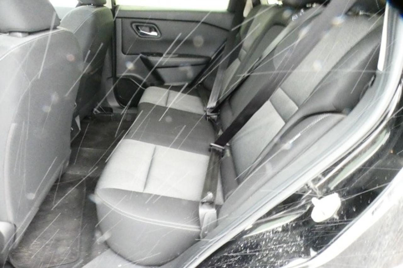 2024 Nissan Rogue SV AWD w/Moonroof, Htd cloth, BUC - Photo #10