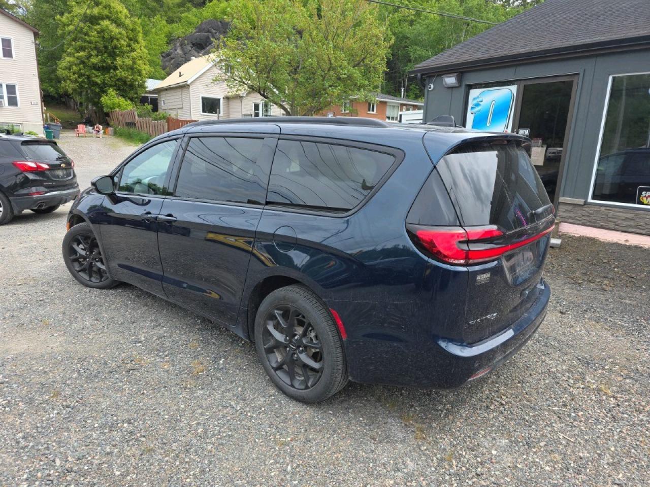 2024 Chrysler Pacifica Touring-L TOURING-L AWD Photo