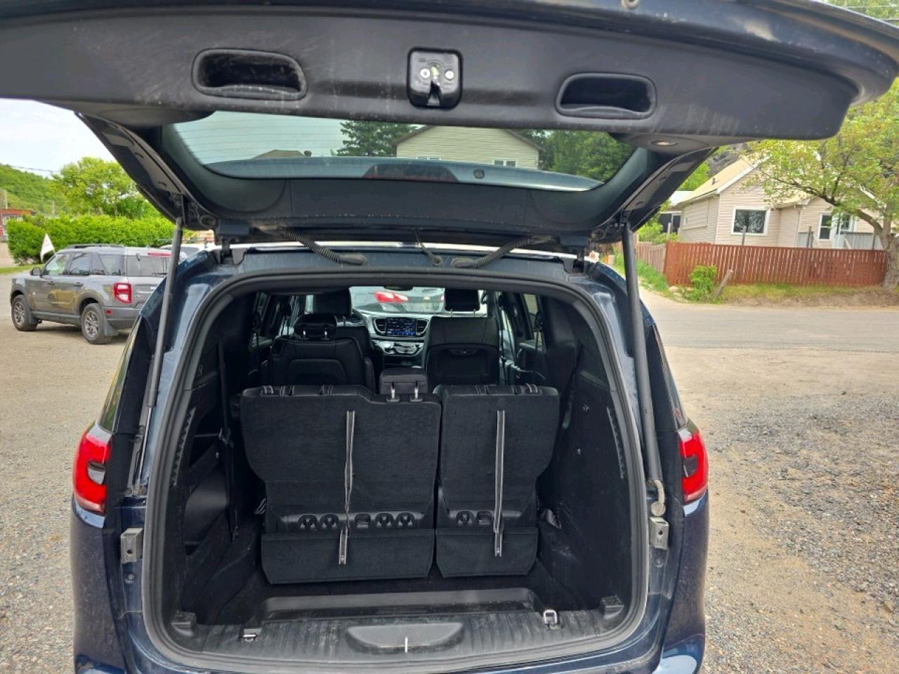 2024 Chrysler Pacifica Touring-L TOURING-L AWD Photo