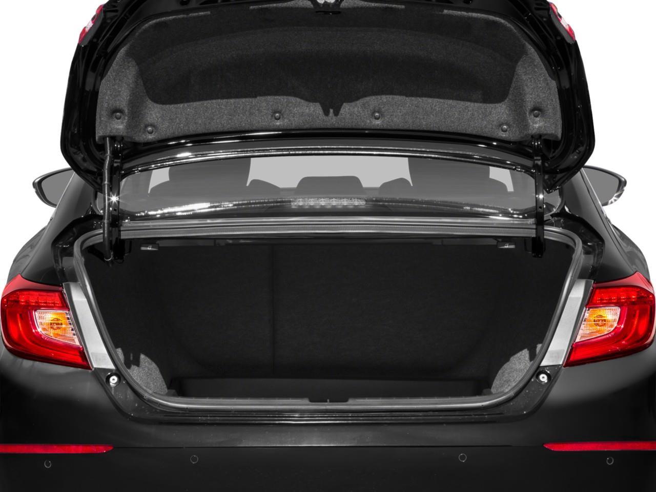 2018 Honda Accord Touring 2.0T Photo