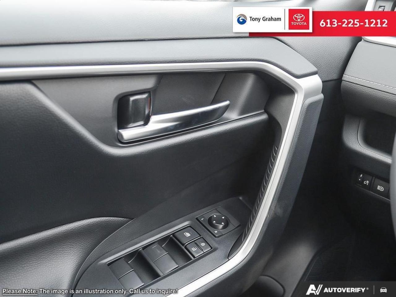 2025 Toyota RAV4 XLE Photo