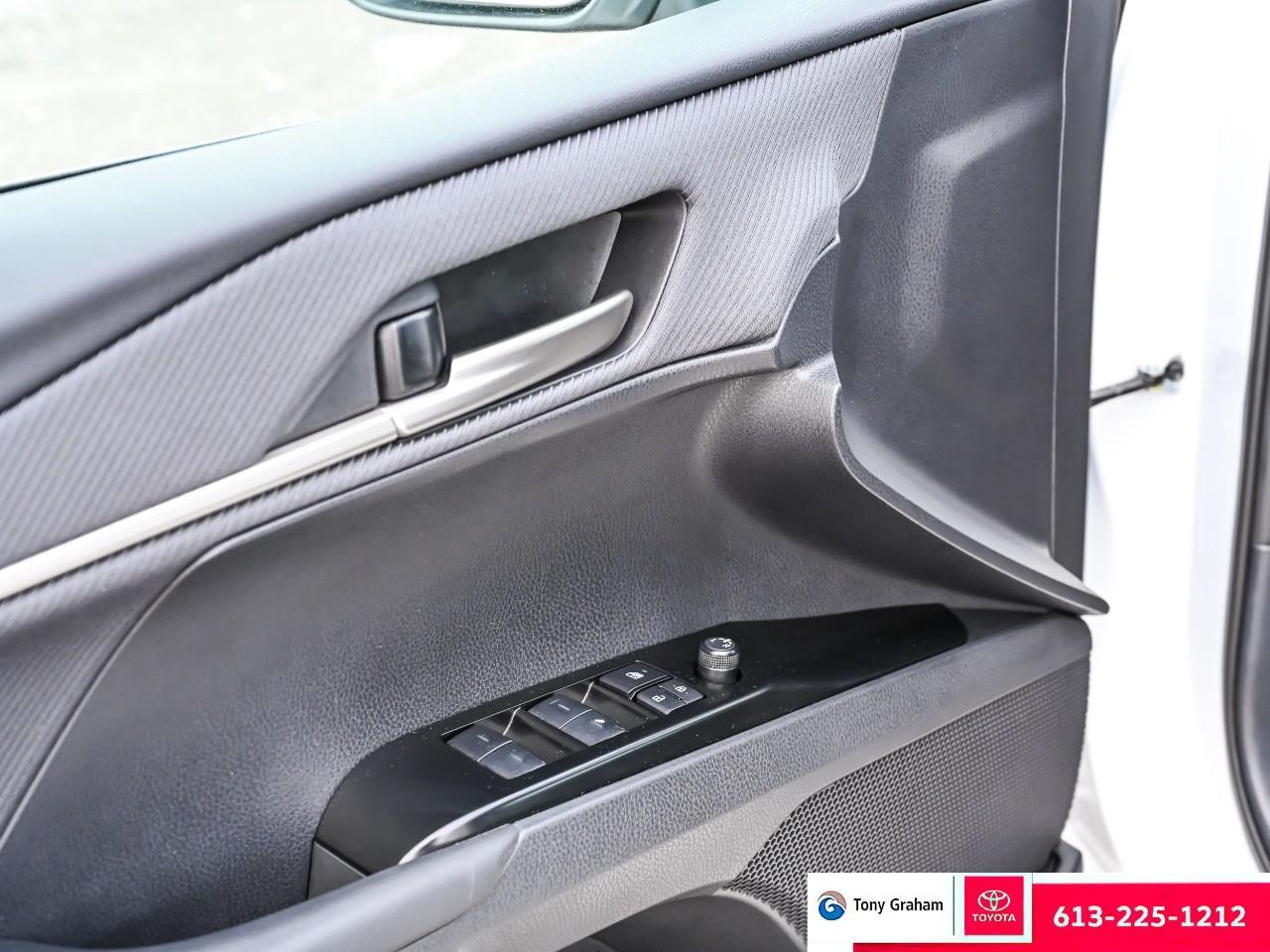 2025 Toyota Camry SE Upgrade Photo