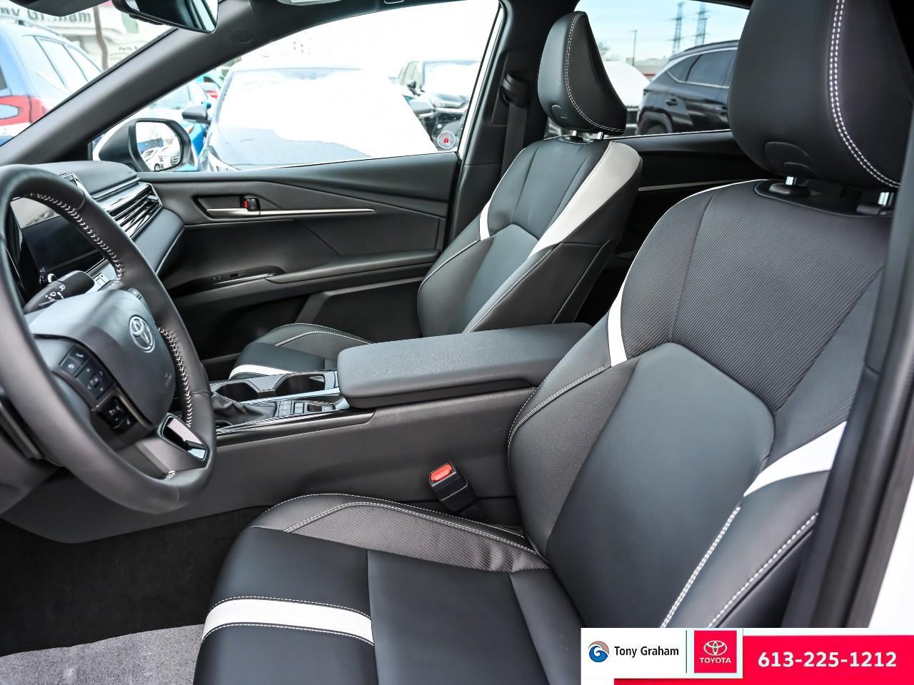 2025 Toyota Camry SE Upgrade Photo