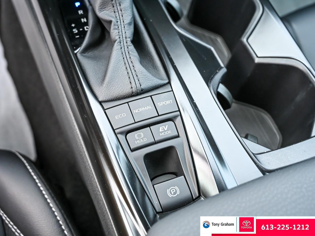 2025 Toyota Camry SE Upgrade Photo