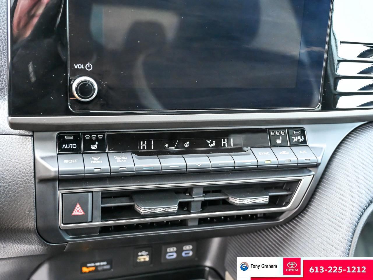 2025 Toyota Camry SE Upgrade Photo