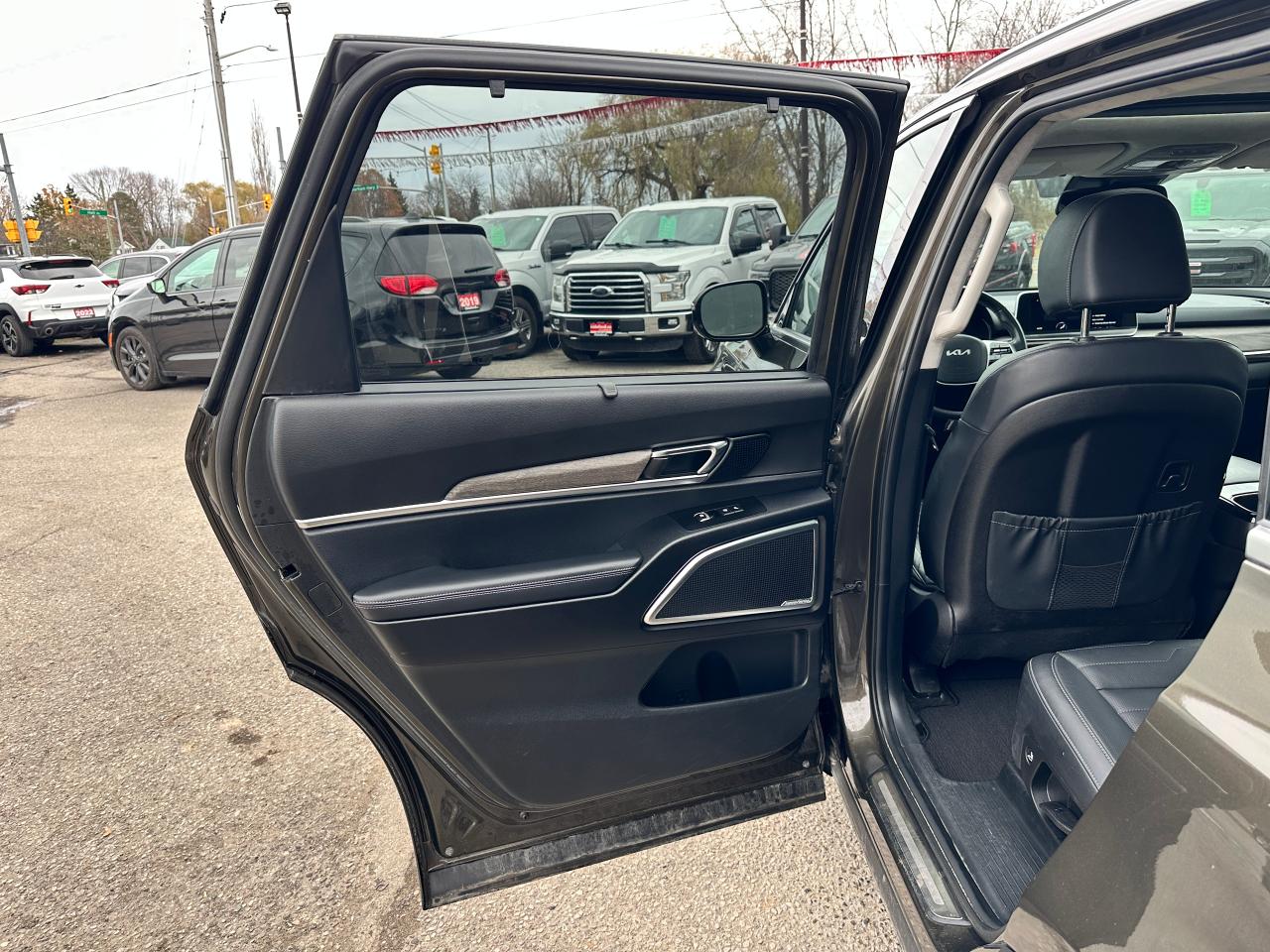 2022 Kia Telluride SX-AWD HTD/CLD-LTHR Dual-Sunroof 7Pass SkyView XM Photo
