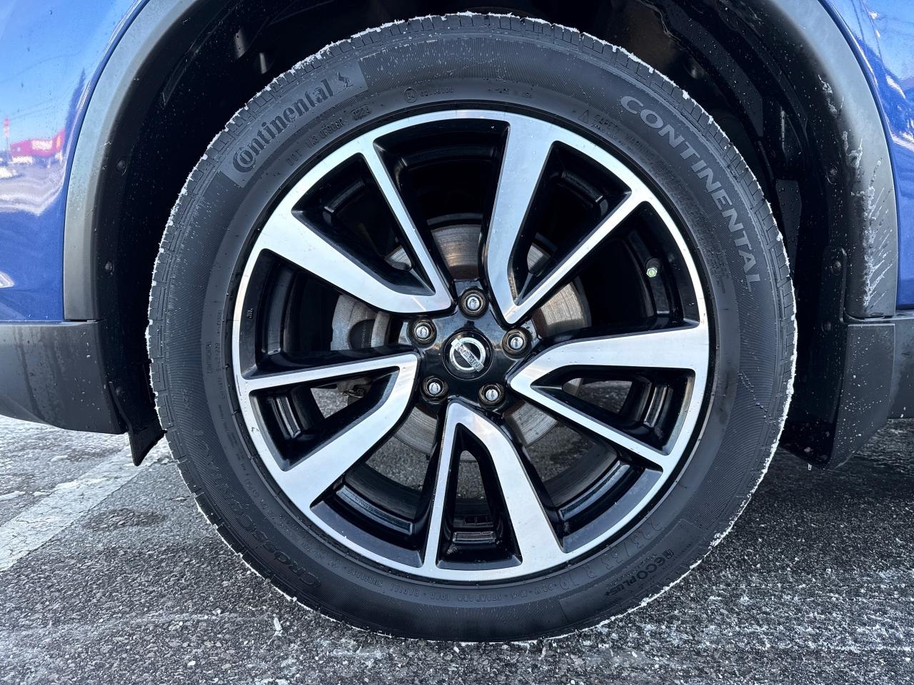 2017 Nissan Rogue SL Platinum Photo