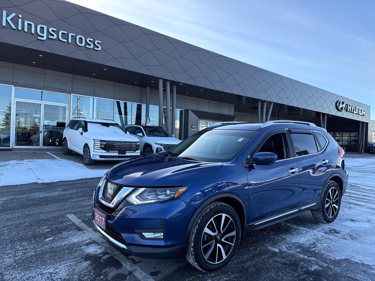 2017 Nissan Rogue SL Platinum Photo