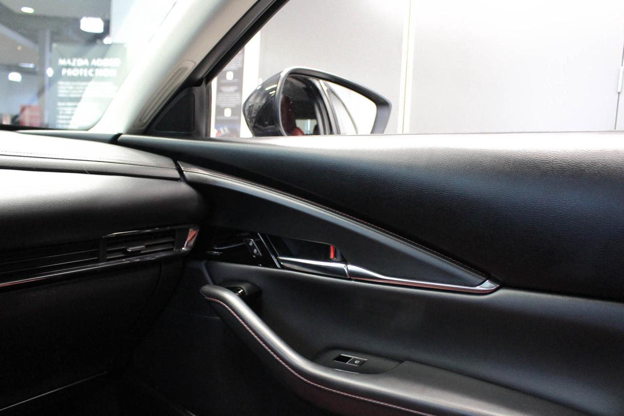 2023 Mazda CX-30 GT w/Turbo LEASE RETURN - HEADS UP DISPLAY - TURBO ENGINE - 360° CAMERA Photo