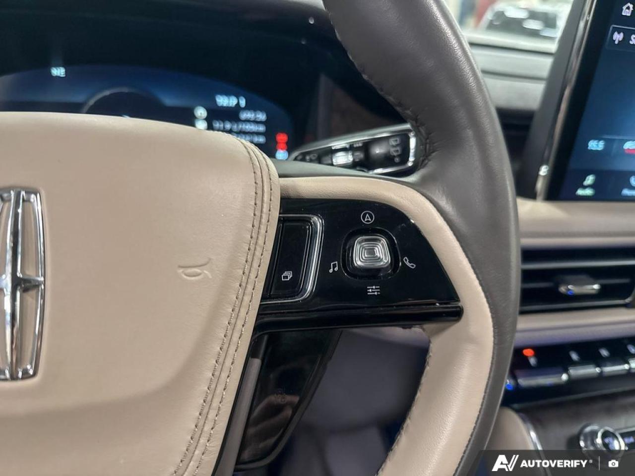 2023 Lincoln Aviator Reserve 201A | JET APP PKG | LUX PKG | ELEMENTS | TOW PKG Photo