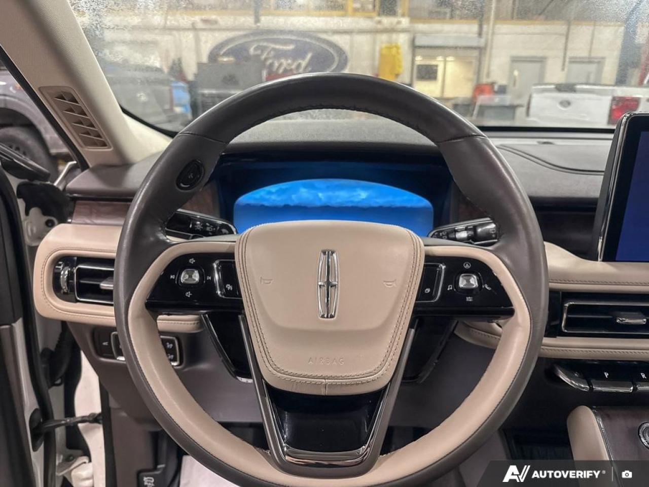 2023 Lincoln Aviator Reserve 201A | JET APP PKG | LUX PKG | ELEMENTS | TOW PKG Photo