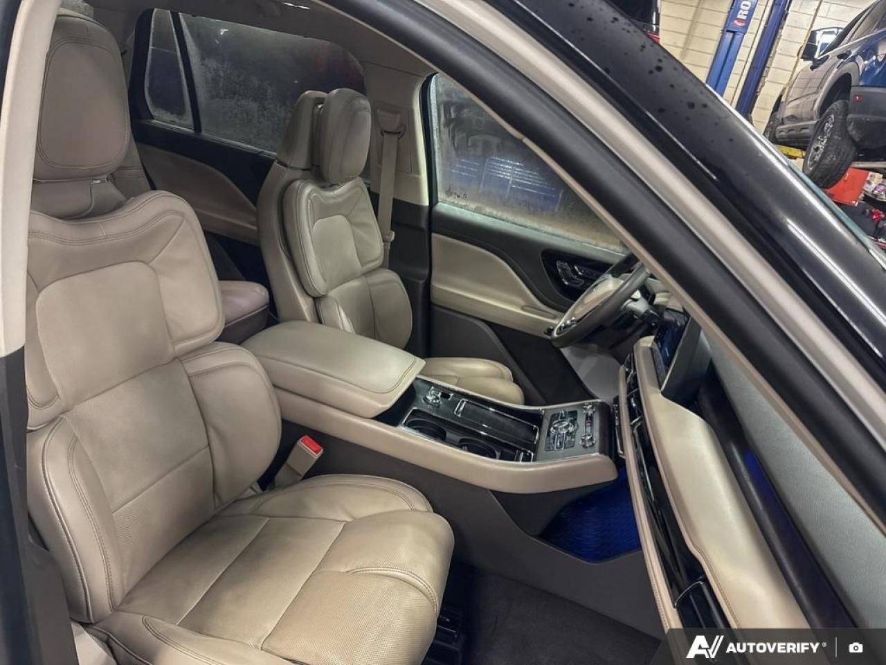 2023 Lincoln Aviator Reserve 201A | JET APP PKG | LUX PKG | ELEMENTS | TOW PKG Photo